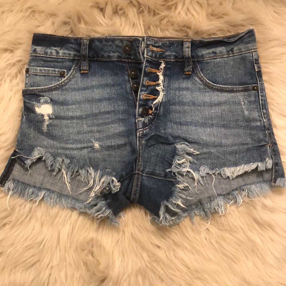 Lizard thicket distressed denim shorts